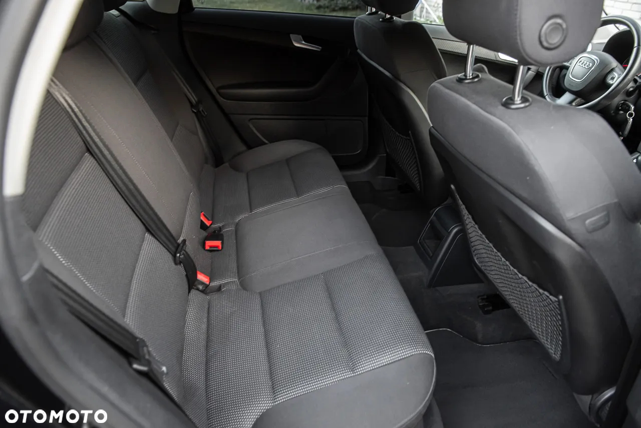 Audi A3 2.0 TFSI Sportback quattro S tronic Ambiente - 29