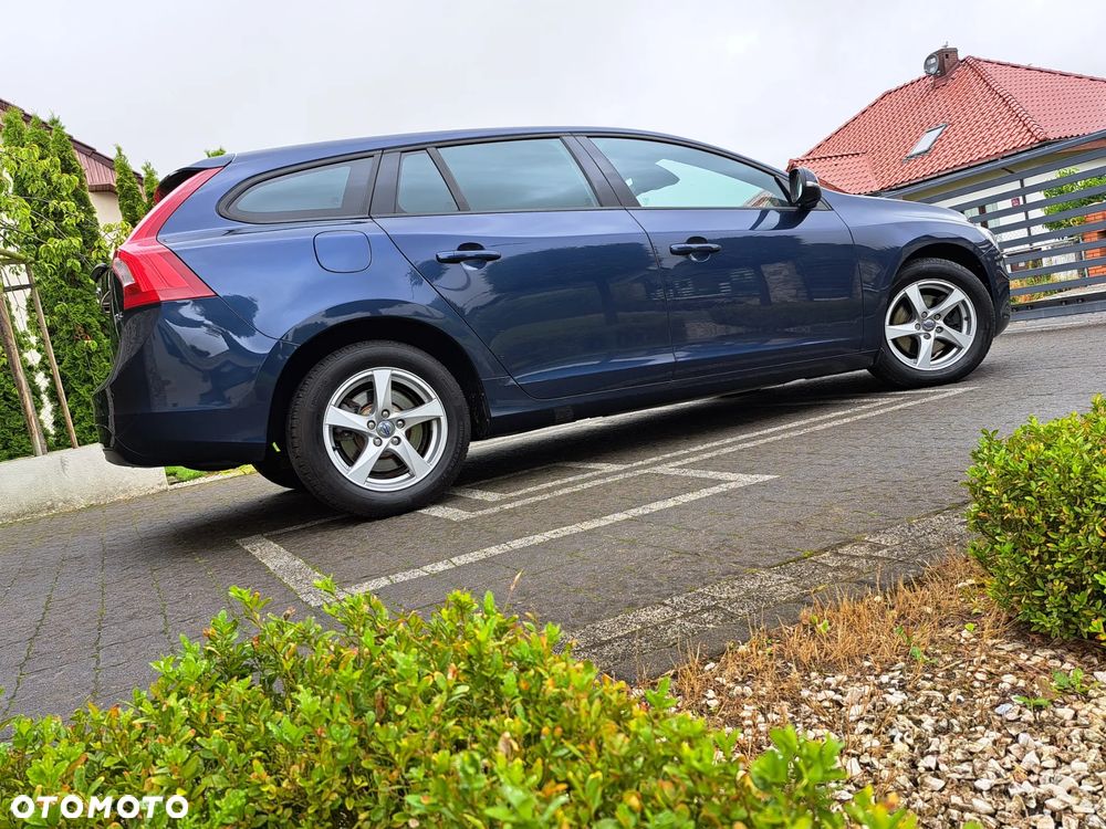 Volvo V60 D3 Geartronic Kinetic - 9