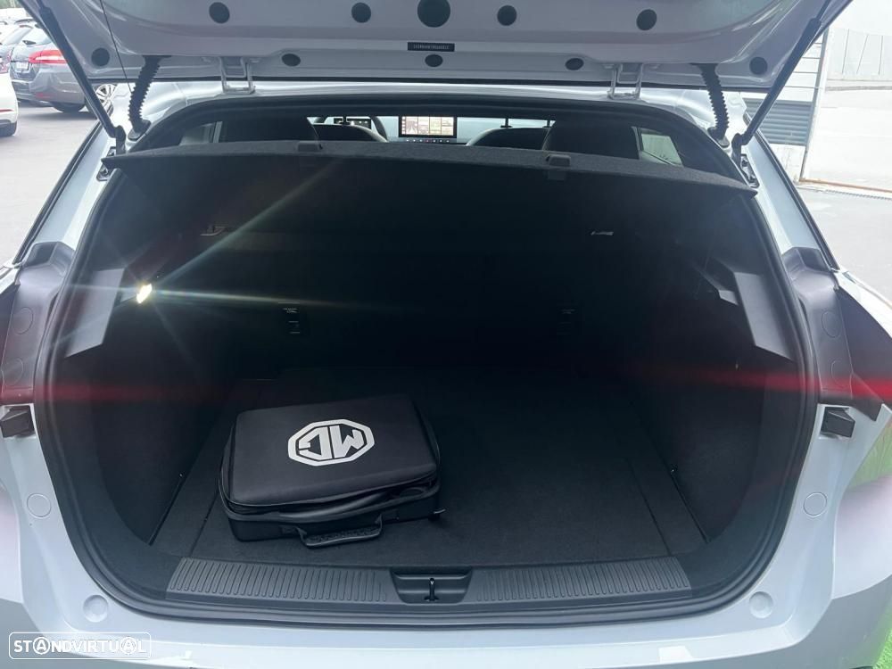 MG MG4 64 kWh Luxury - 7