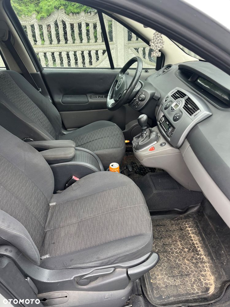 Renault Scenic 1.9 dCi Confort Privilege - 11