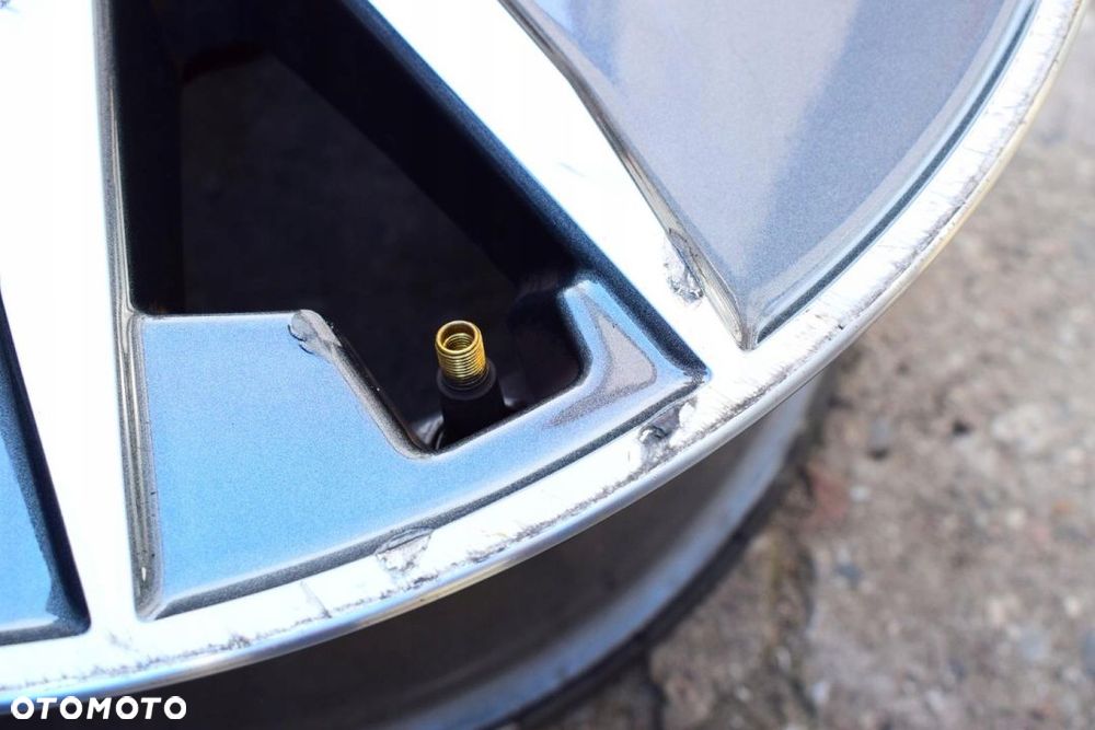 AUDI 17 A4 B9 8W0 Nowy Model Oryginał - 4