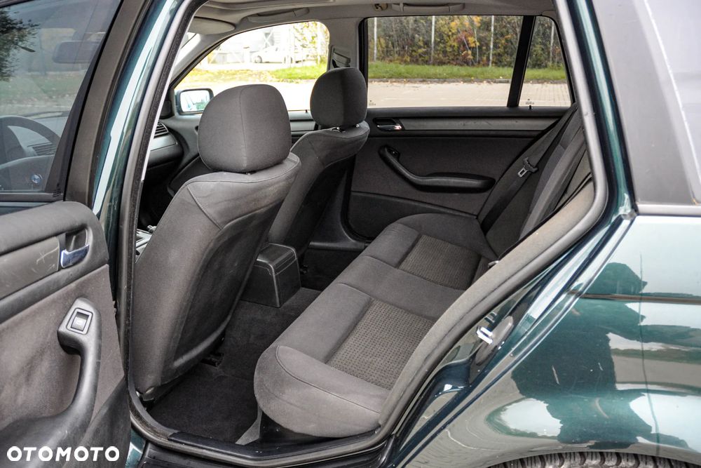 BMW Seria 3 316i Touring - 8