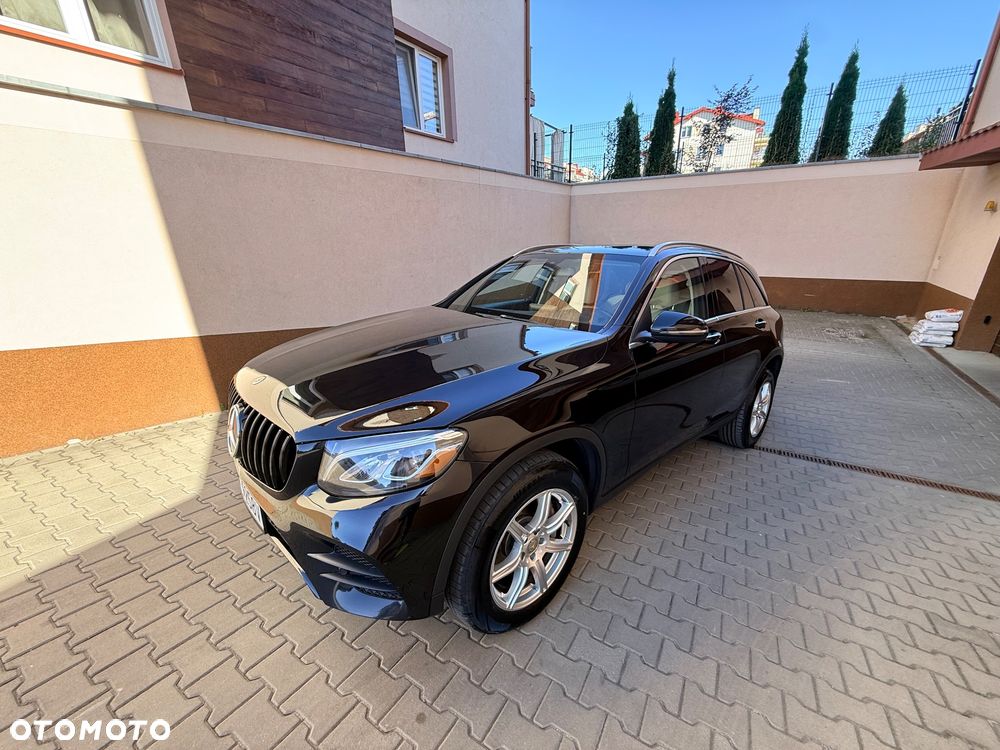 Mercedes-Benz GLC 300 4Matic 9G-TRONIC AMG Line - 11