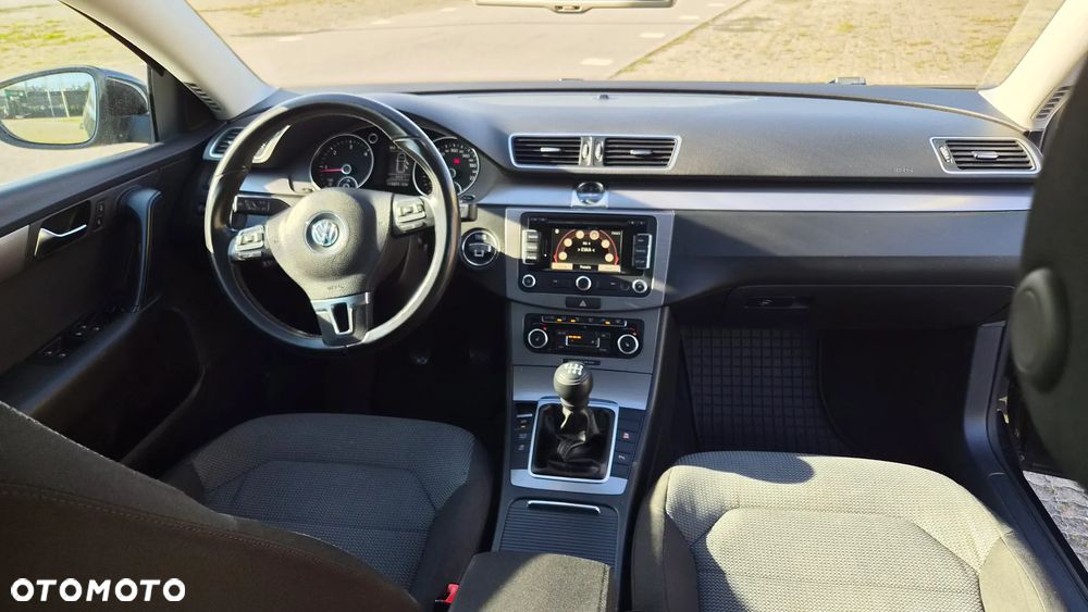 Volkswagen Passat 2.0 TDI BlueMotion Technology Comfortline - 9