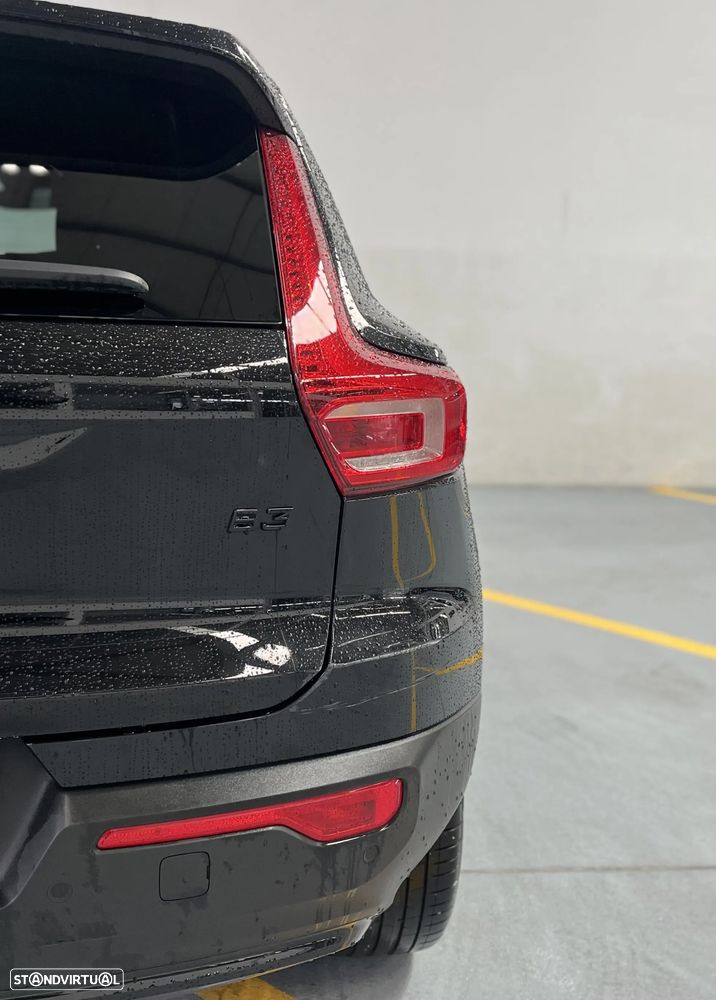 Volvo XC 40 2.0 B3 Black Edition - 11