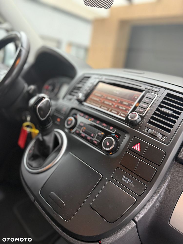 Volkswagen Multivan - 17