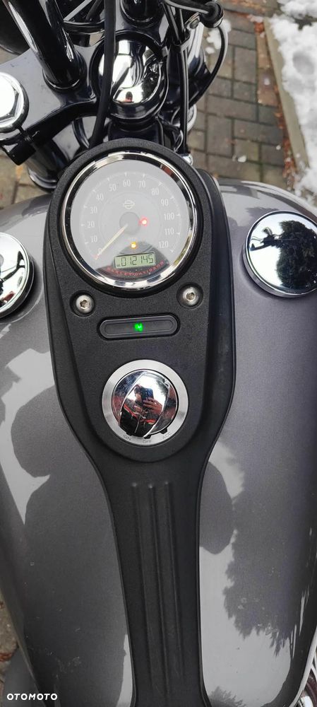 Harley-Davidson Dyna Street Bob - 5