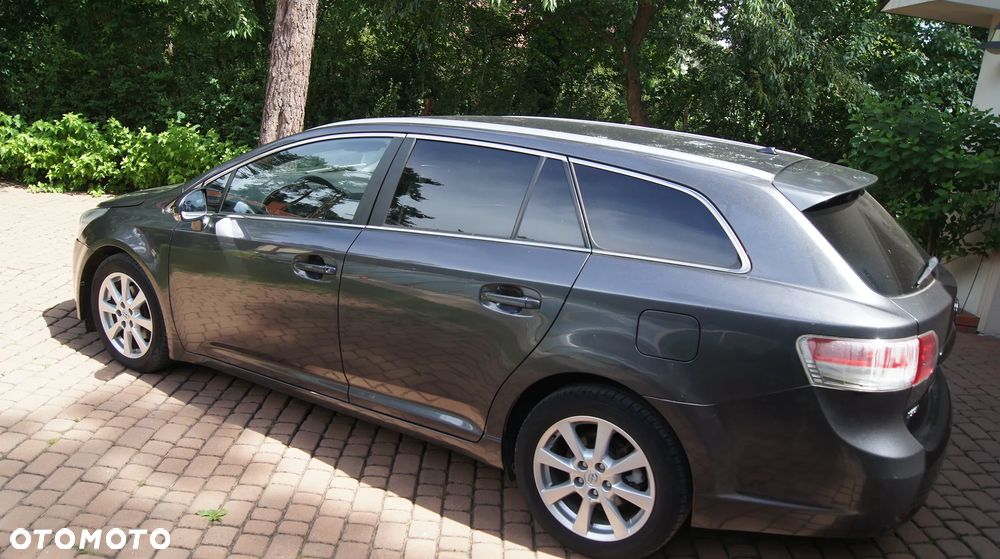Toyota Avensis - 9