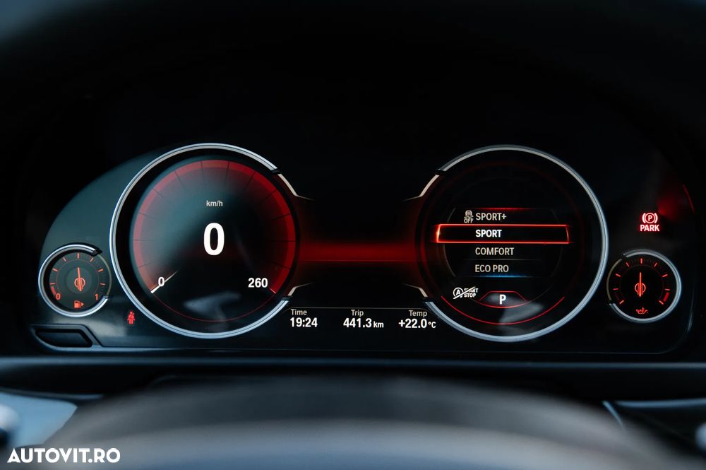 BMW Seria 5 520d Aut. - 34