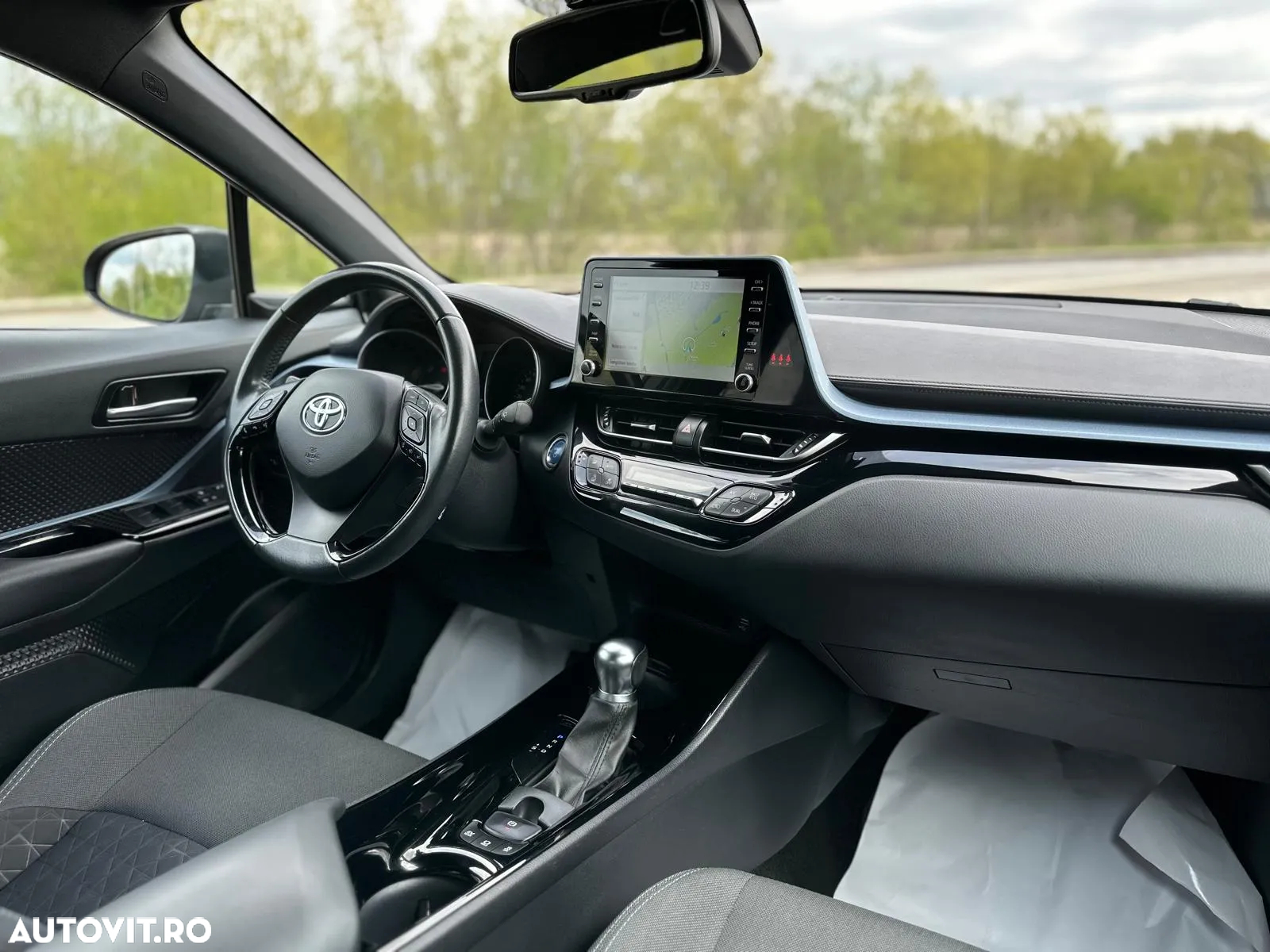 Toyota C-HR 2.0 HSD 184 CP 4x2 CVT Classy Bi-Tone - 13