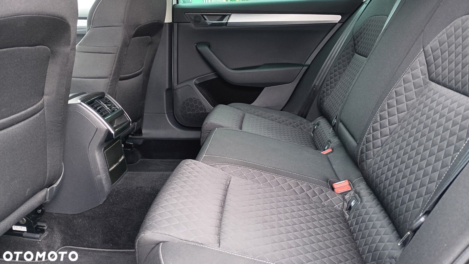 Skoda Superb 2.0 TDI SCR Ambition DSG - 13