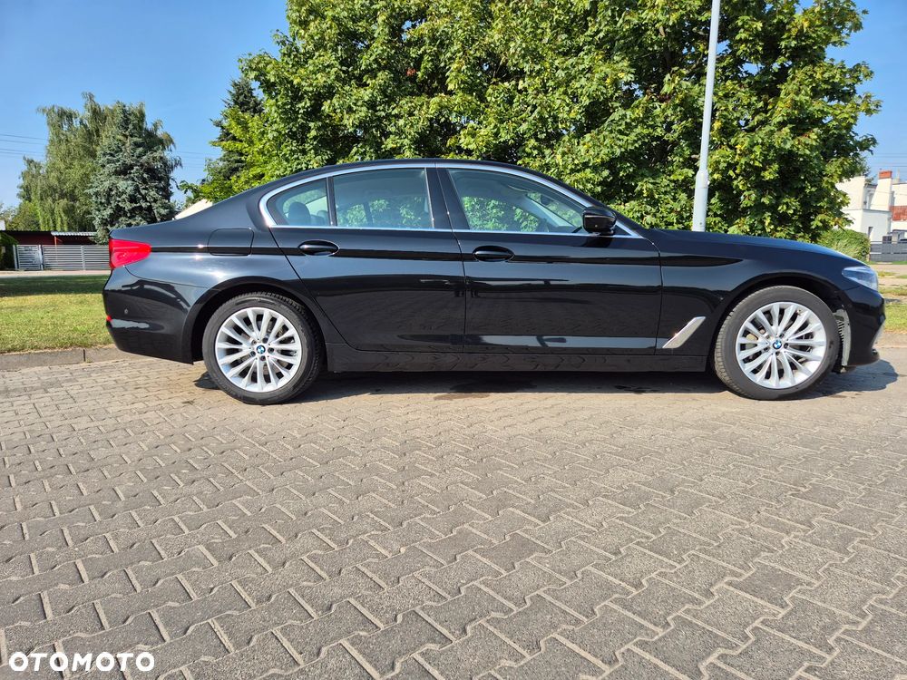 BMW Seria 5 530i xDrive Luxury Line - 4