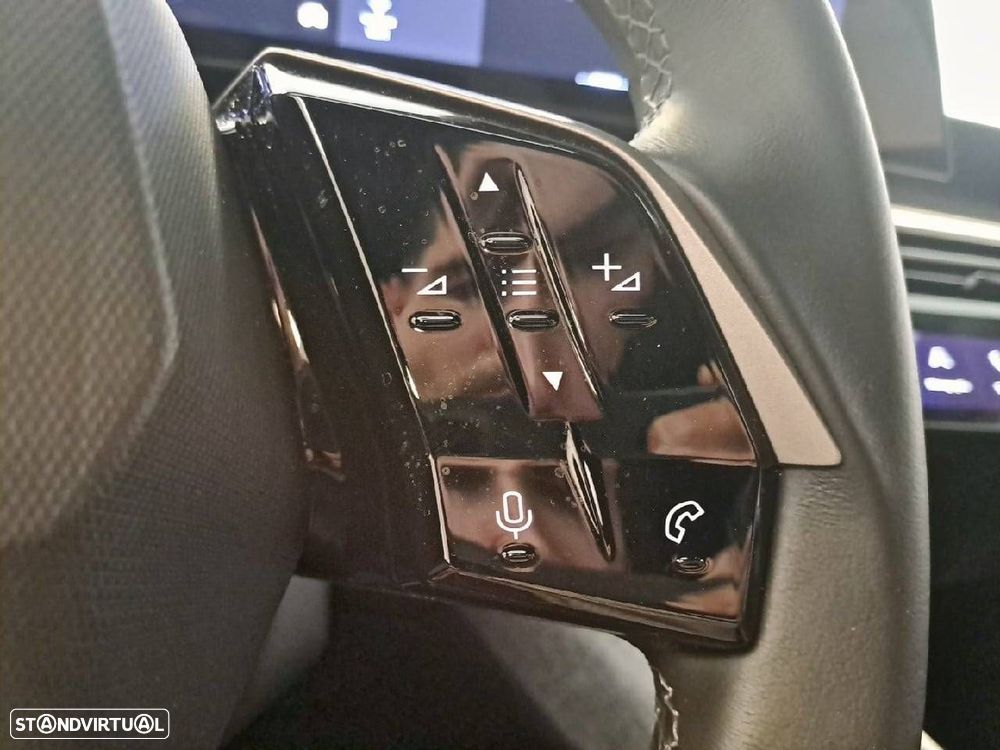 Peugeot 5008 1.2 Hybrid Allure e-DCS6 - 17