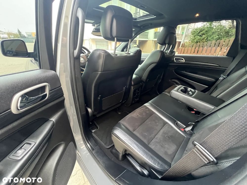 Jeep Grand Cherokee - 14