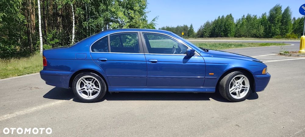 BMW Seria 5 525i - 4