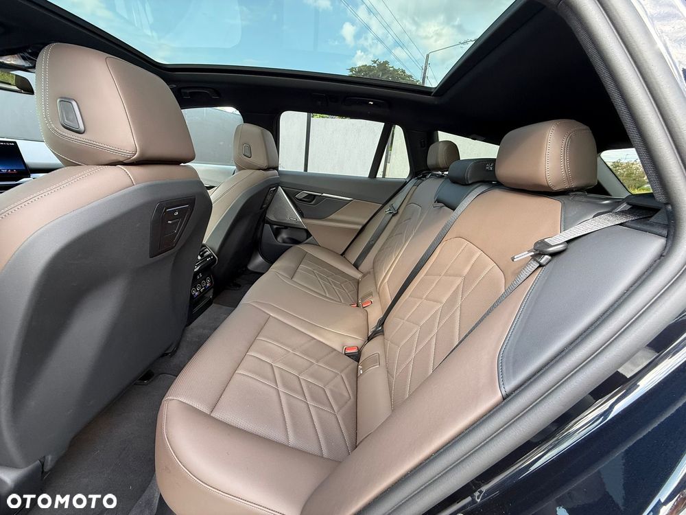 BMW Seria 5 520d xDrive Touring - 26