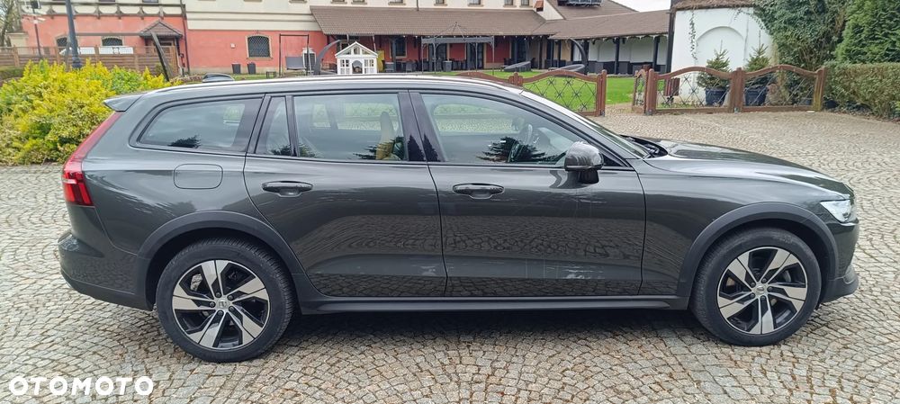 Volvo V60 Cross Country - 7