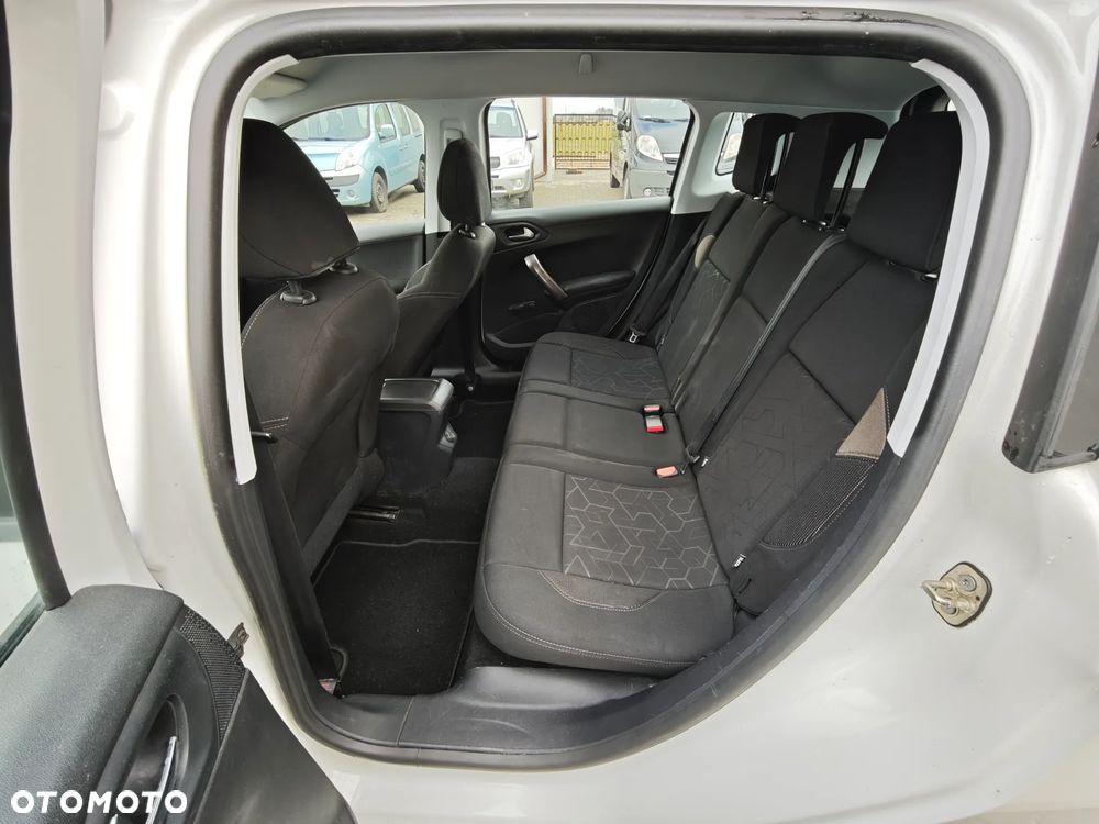 Peugeot 2008 1.6 VTi Style - 32