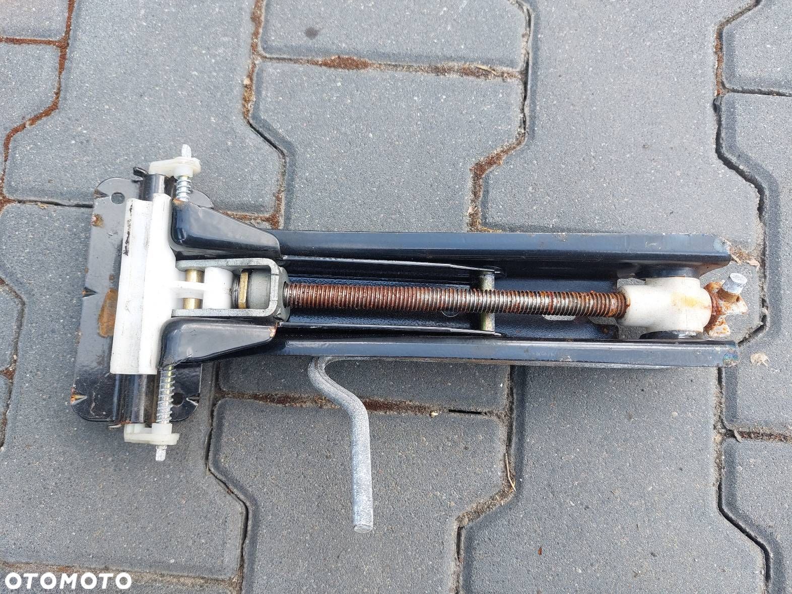 LEWAREK PODNOŚNIK SAMOCHODOWY RENAULT LAGUNA II 8200002314 - 1