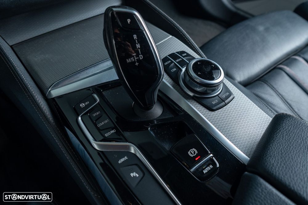 BMW 530 e Pack M - 22