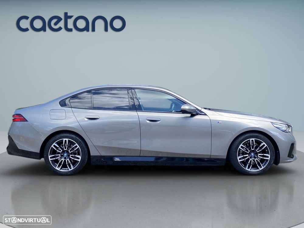 BMW 530 e Pack Desportivo M - 25