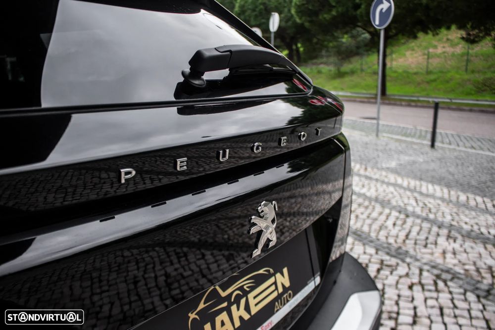 Peugeot 2008 1.2 PureTech Allure EAT8 - 9