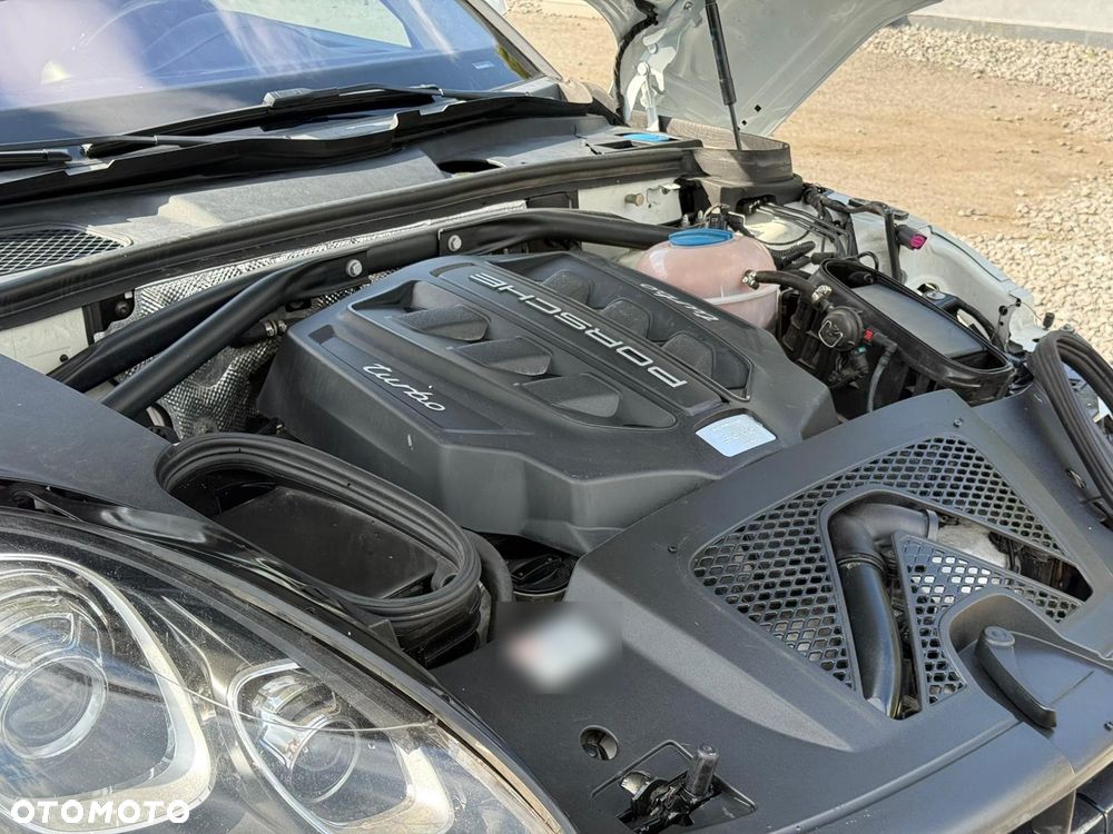 Porsche Macan Turbo PDK - 9