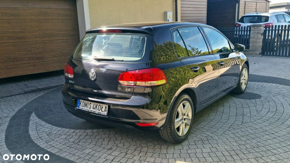 Volkswagen Golf - 6