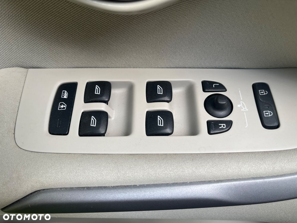 Volvo V40 D3 Momentum - 30