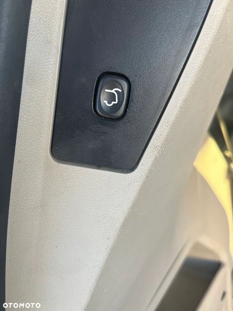 Chrysler Town & Country 3.6 Limited - 16