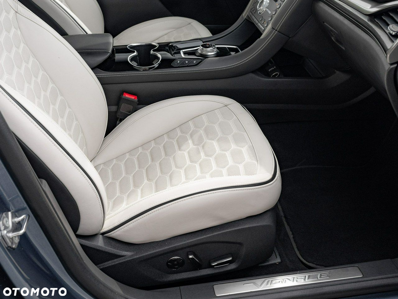 Ford Mondeo 2.0 EcoBlue Vignale AWD - 32