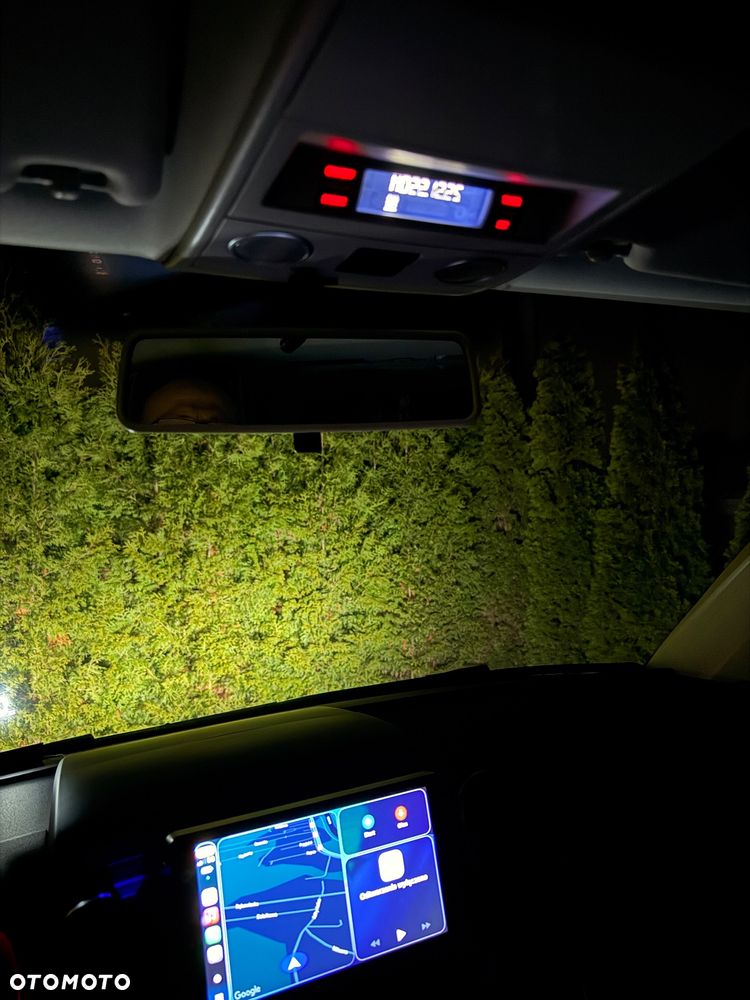 Volkswagen Multivan - 14