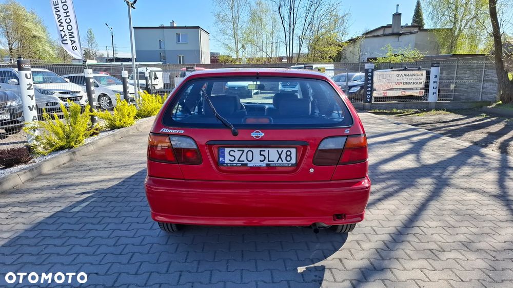 Nissan Almera 1.4 S - 12