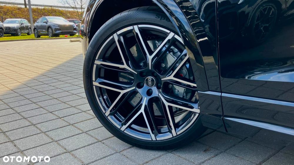 Audi RS Q8 - 12