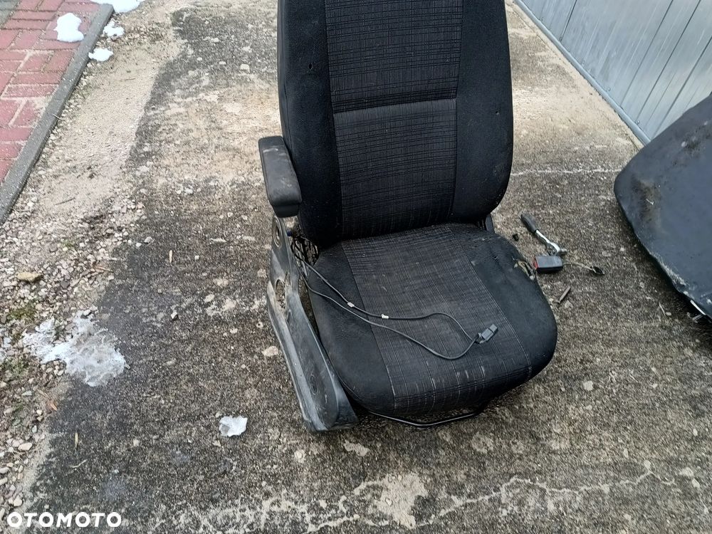 Fotel kierowcy pompowany zwykły podwójny sprinter 906 crafter Mercedes - 13