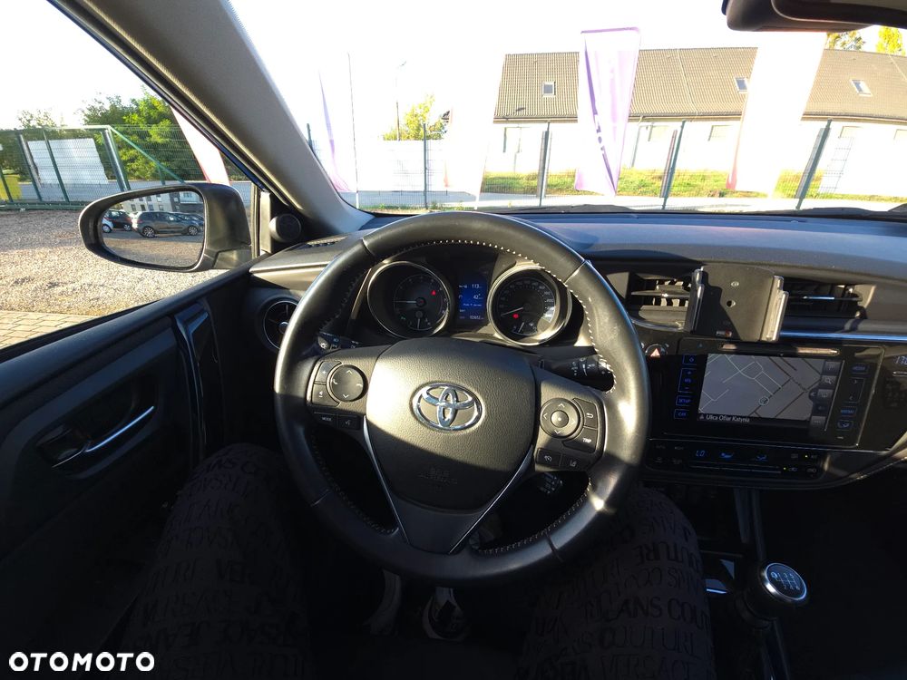 Toyota Auris 1.6 Premium - 31
