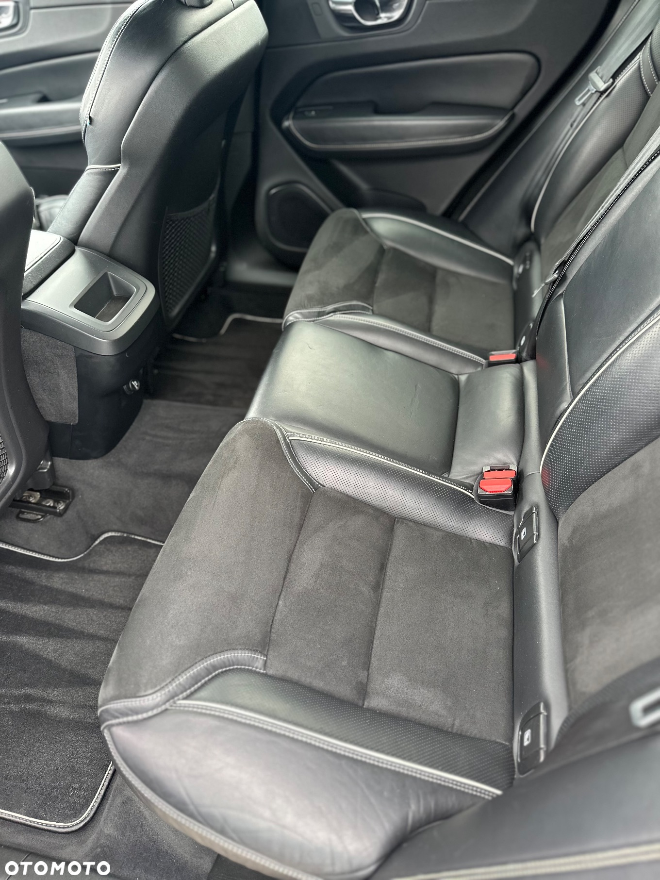 Volvo XC 60 D4 SCR AWD R-Design - 8