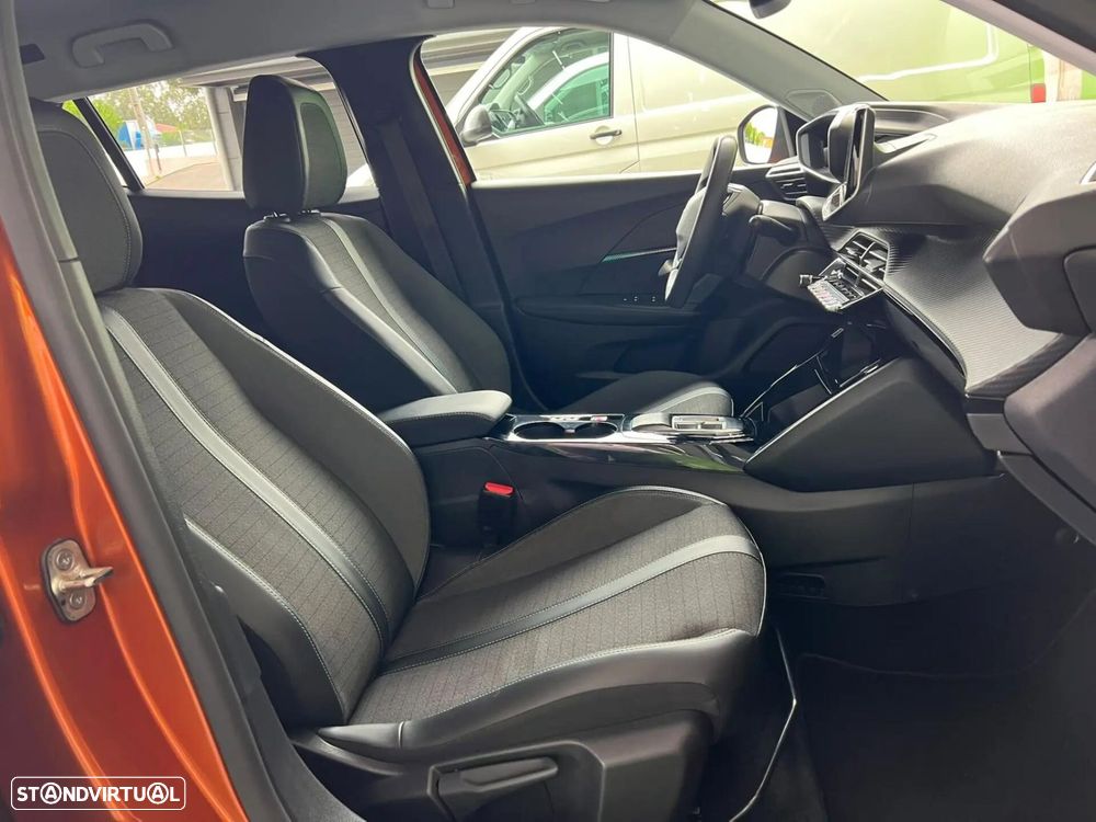 Peugeot e-2008 50 kWh Allure Pack — fotografia 9