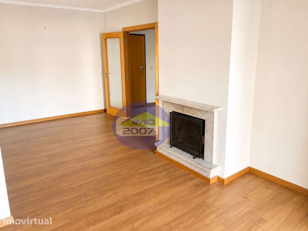 Apartamento T2 em Canelas - Grande imagem: 2/22