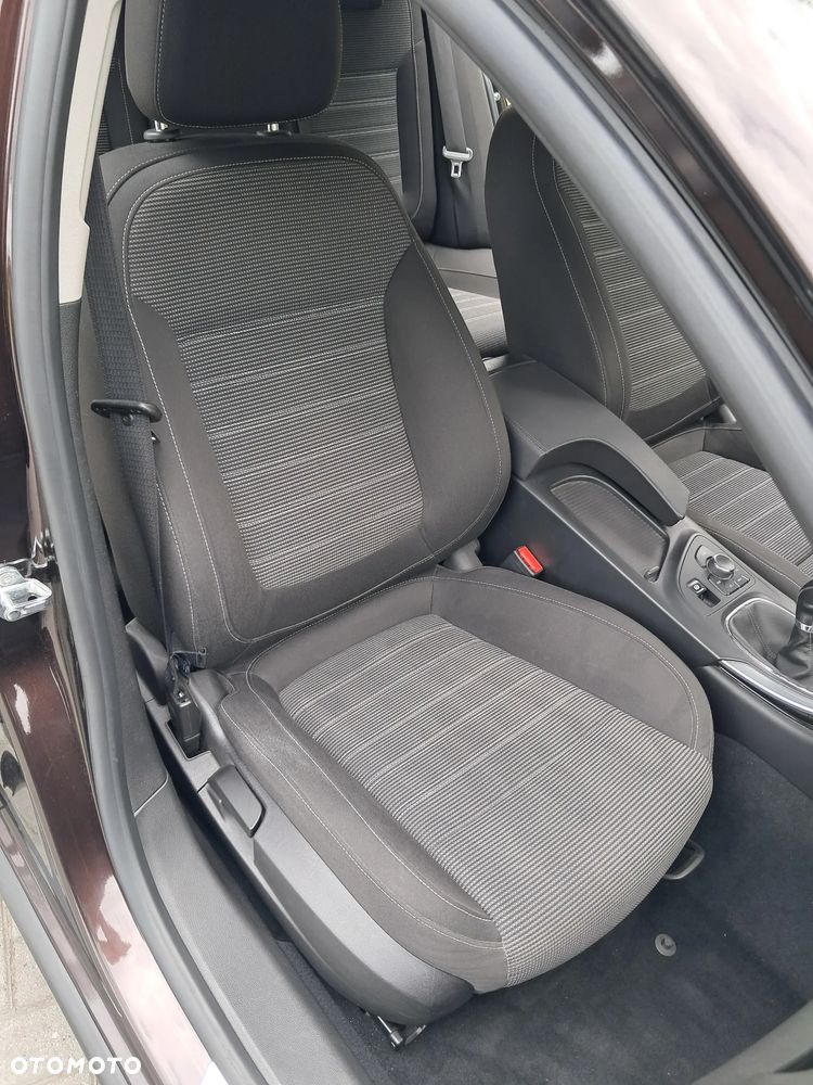 Opel Insignia - 12