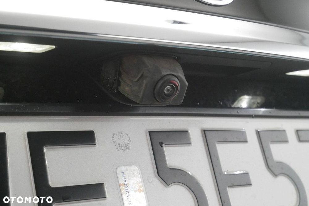 Mercedes-Benz Klasa E - 19