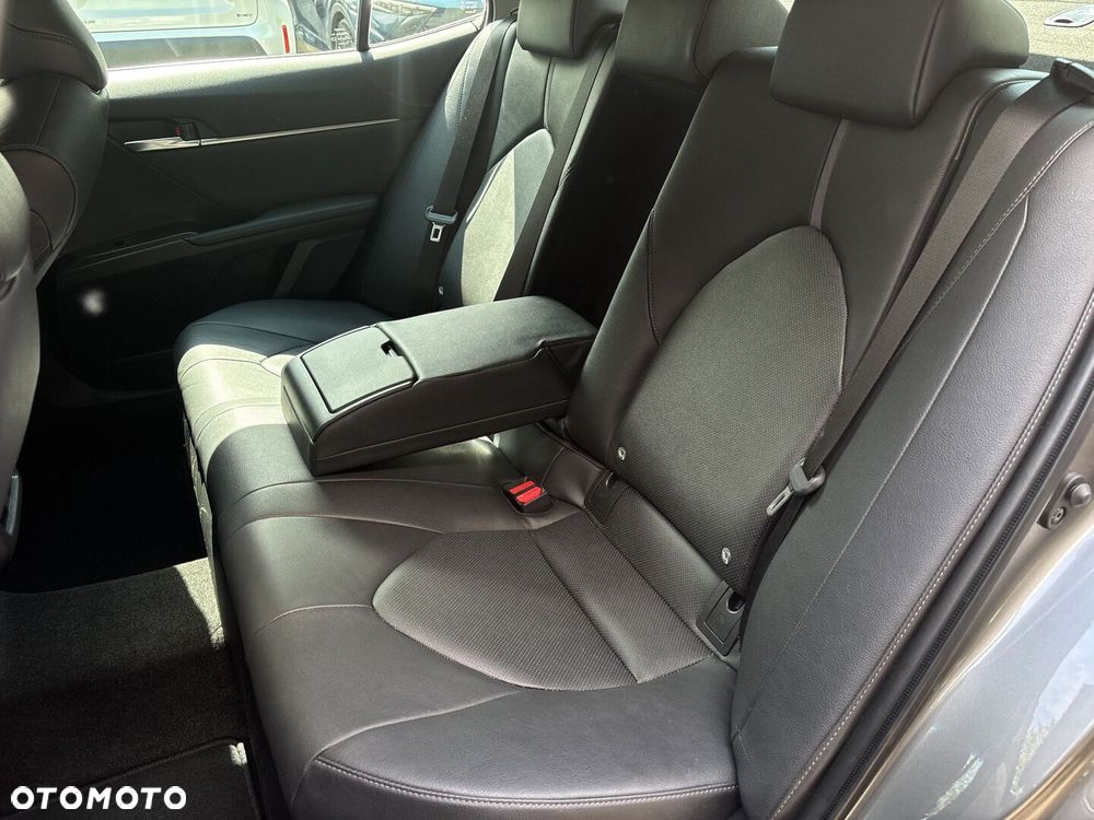 Toyota Camry 2.5 Hybrid Comfort CVT - 27