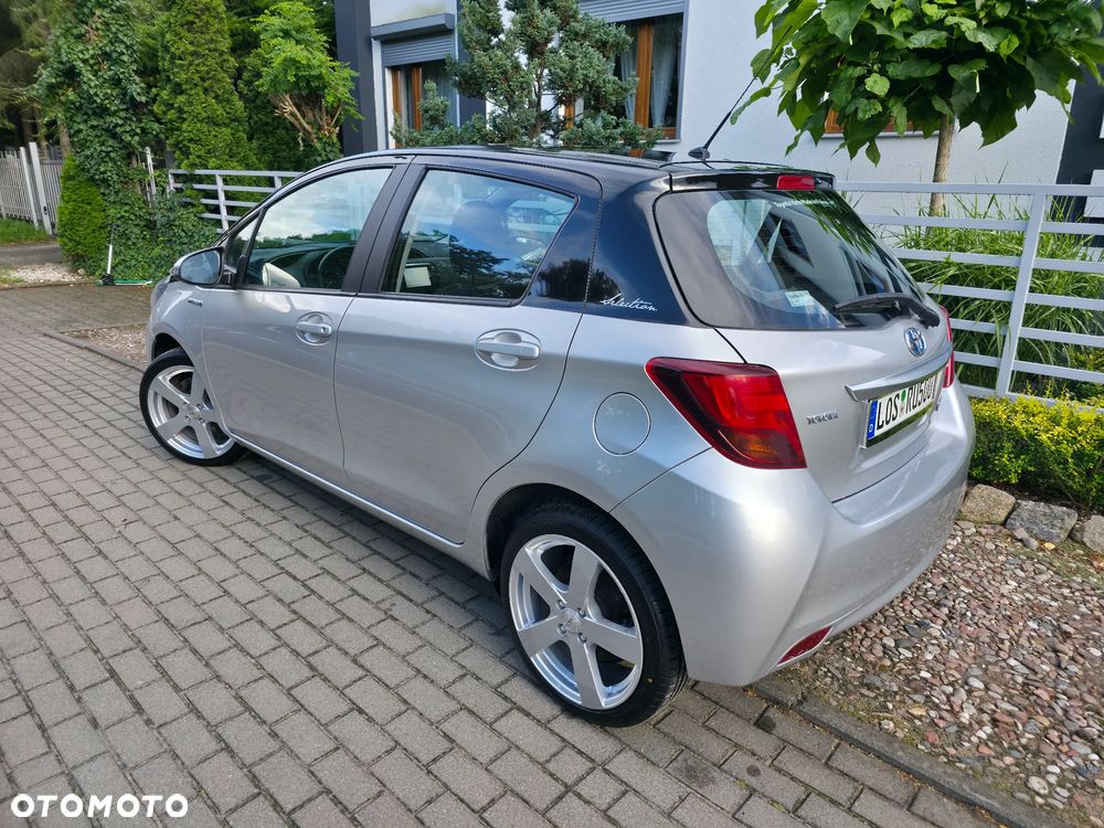 Toyota Yaris ver-hybrid-1-5-vvt--i-selection - 8