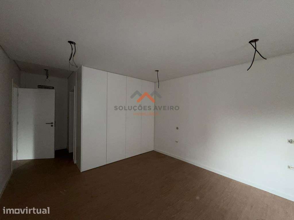 Apartamento T1+1 com 103 m² | 2 WC | 2 Lugares de Garagem - Centro ... - Grande imagem: 5/6