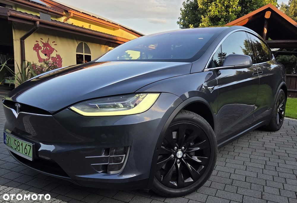 Tesla Model X - 2