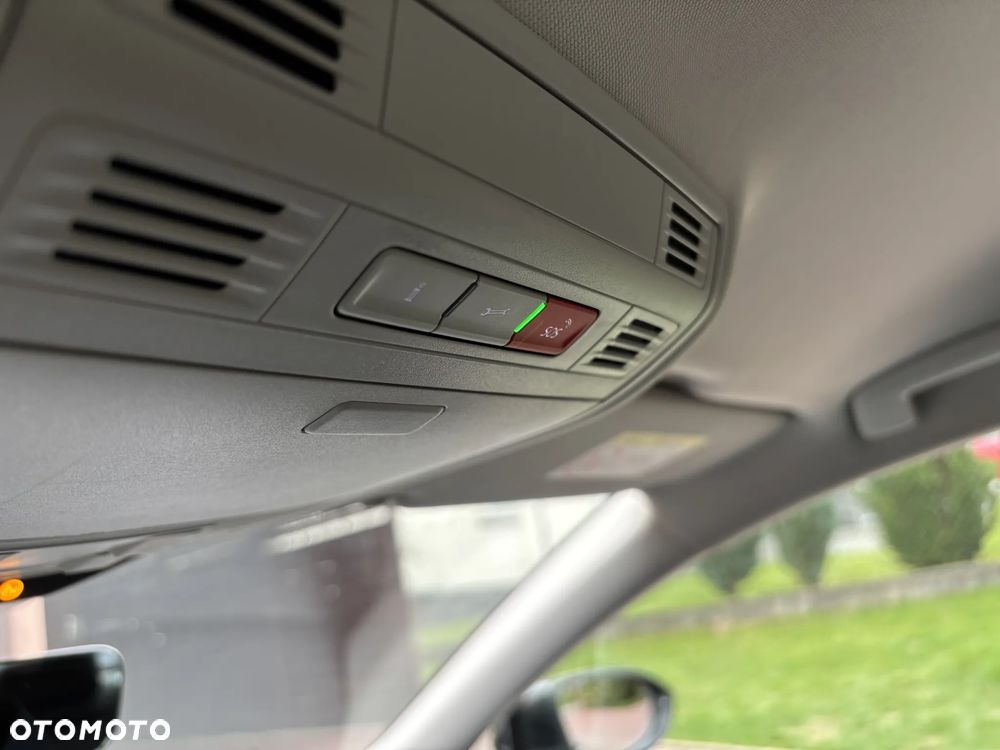 Volkswagen Passat - 31