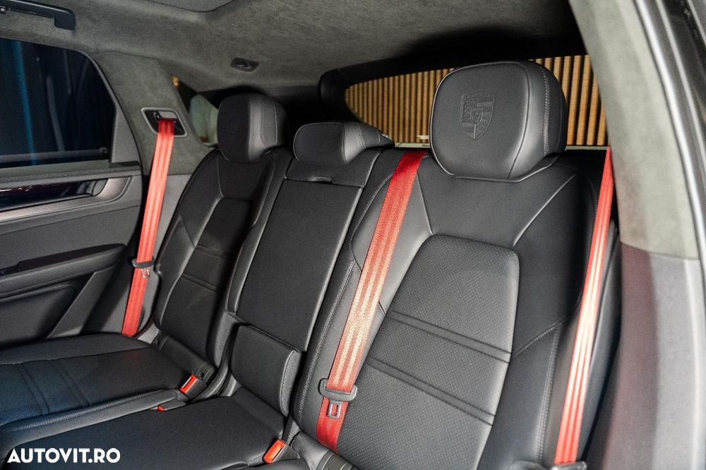 Porsche Cayenne GTS - 4
