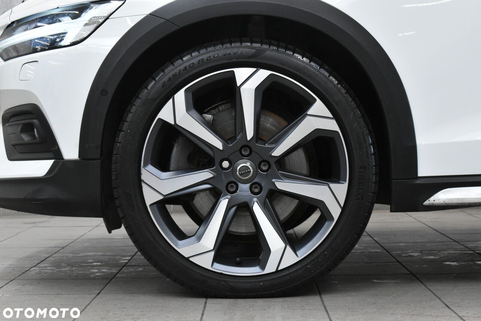 Volvo V60 Cross Country - 6