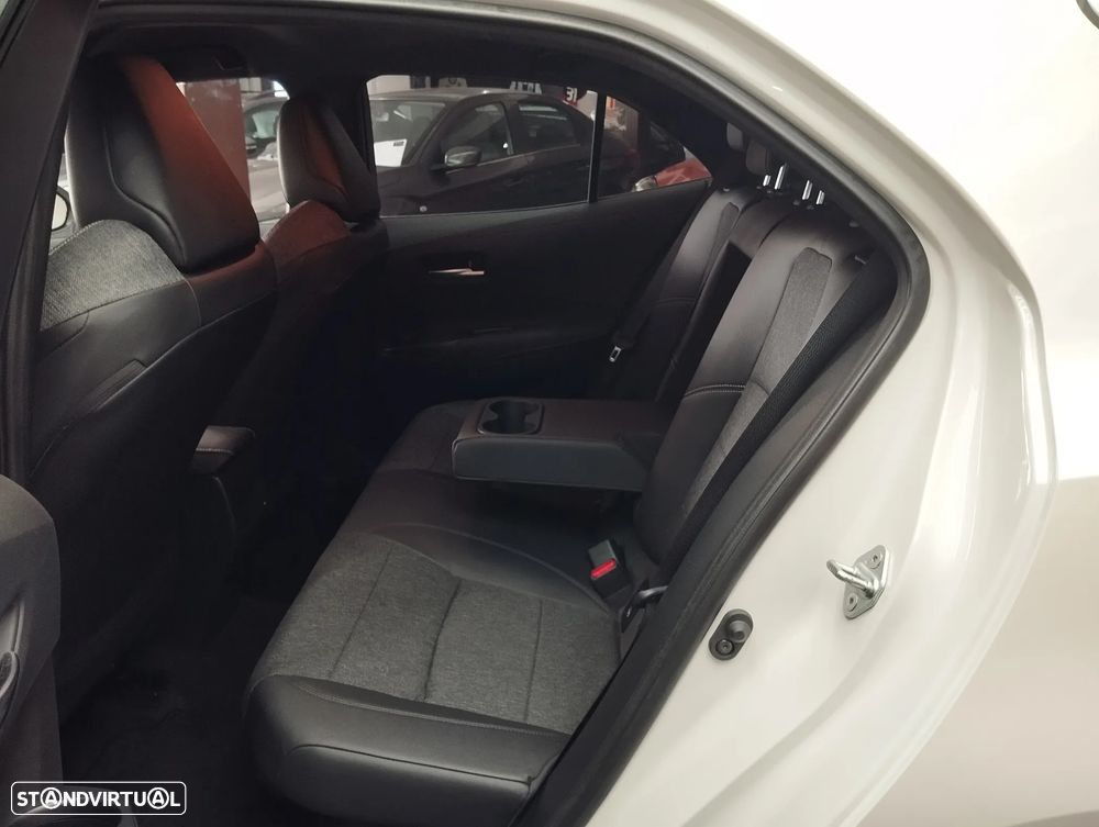 Toyota Corolla 1.8 Hybrid Comfort - 12