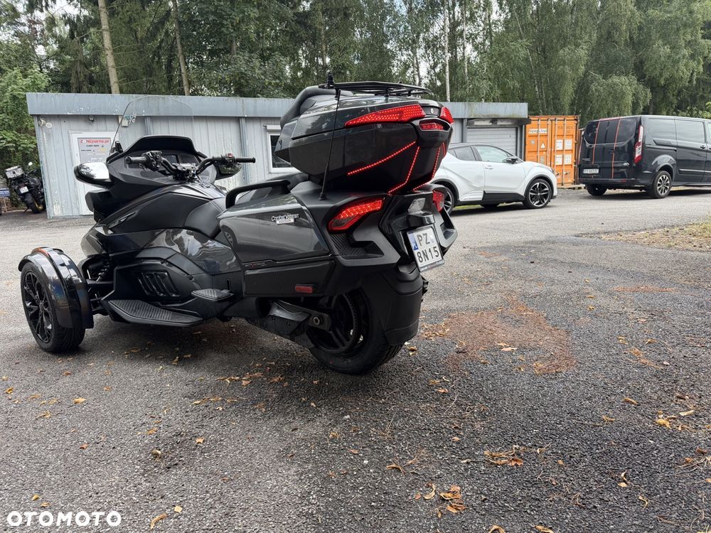 Can-Am Spyder - 8